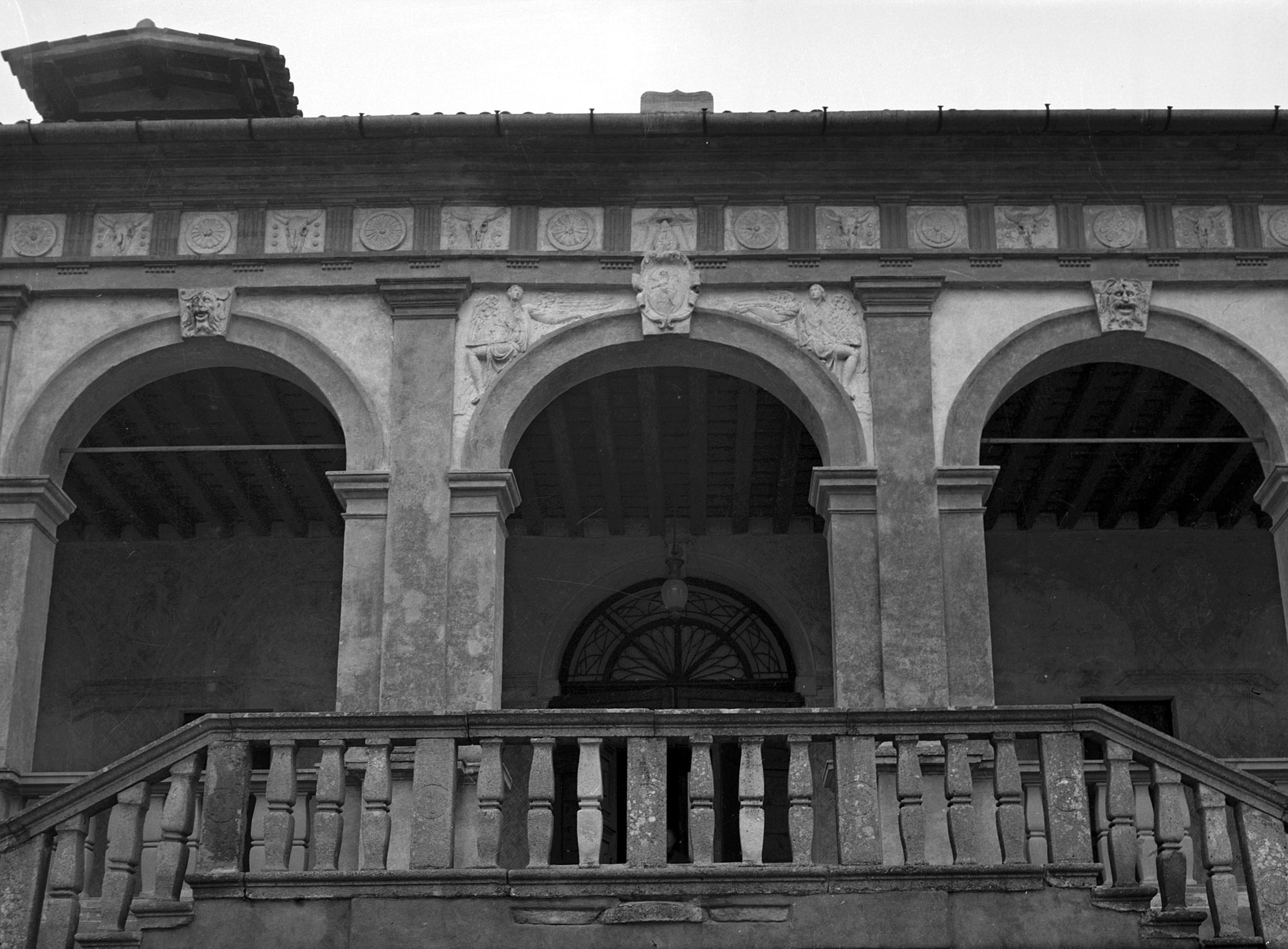 Villa del Vescovo. Dettaglio della Loggia (negativo) di Gabinetto fotografico (XX)