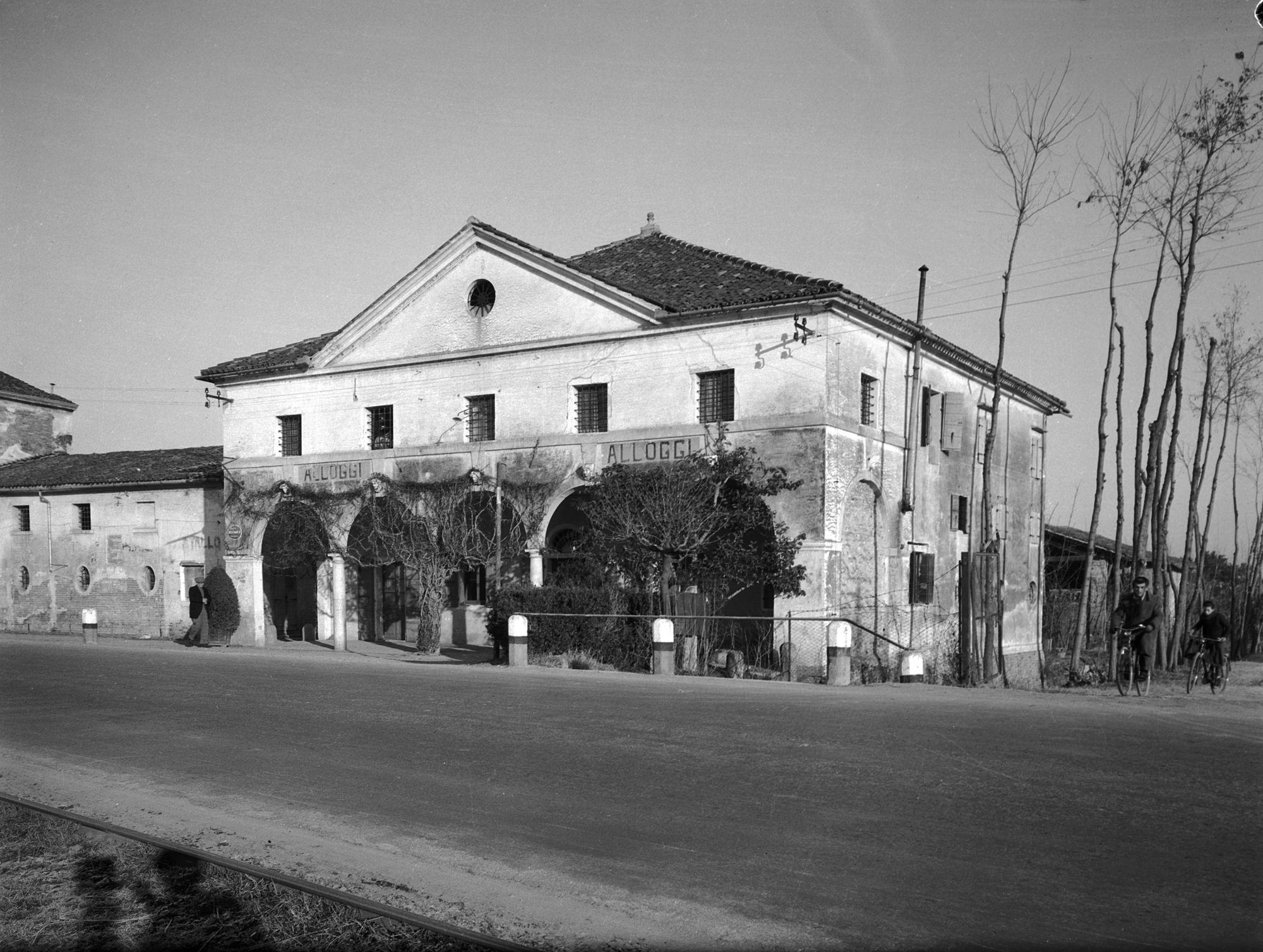 Casa all' anagrafico 91. Facciata (negativo) di Gabinetto fotografico (XX)