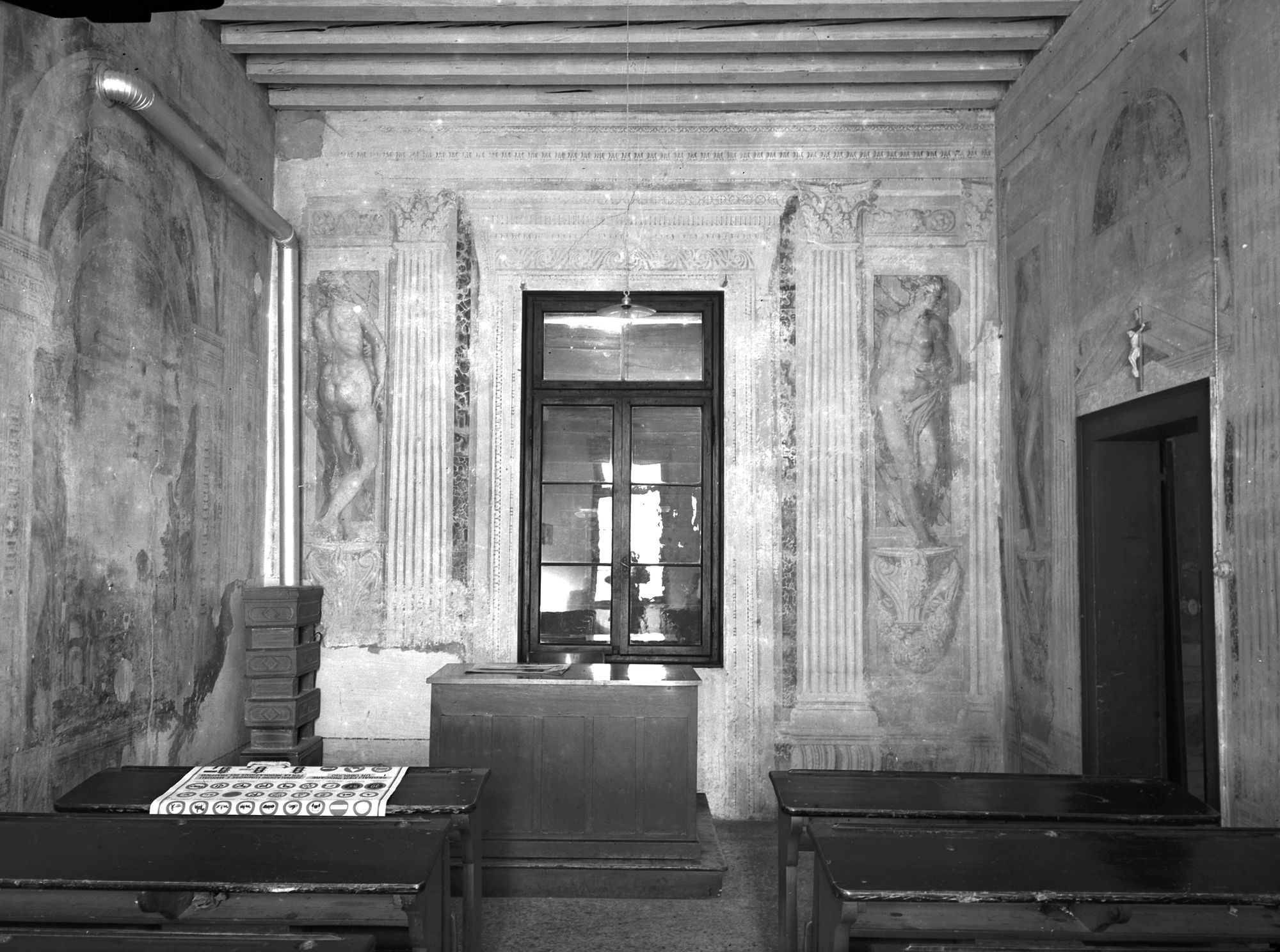 Villa Pisani. Una sala superior. Veduta con pareti affrescate (negativo) di Gabinetto fotografico (XX)