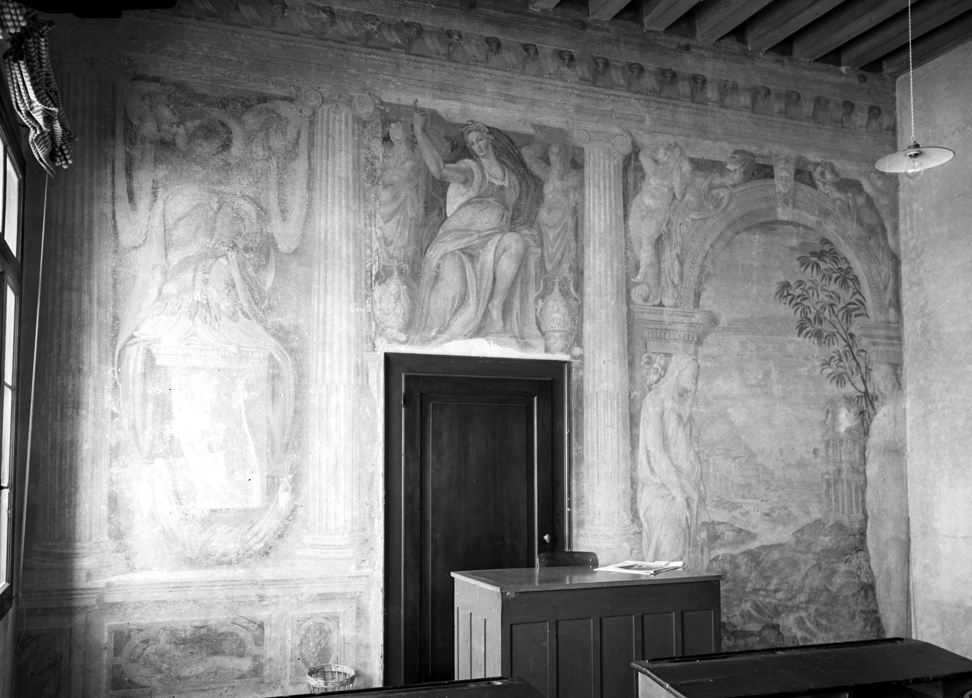 Villa Pisani. Sala centrale superiore una parete affrescata (negativo) di Gabinetto fotografico (XX)