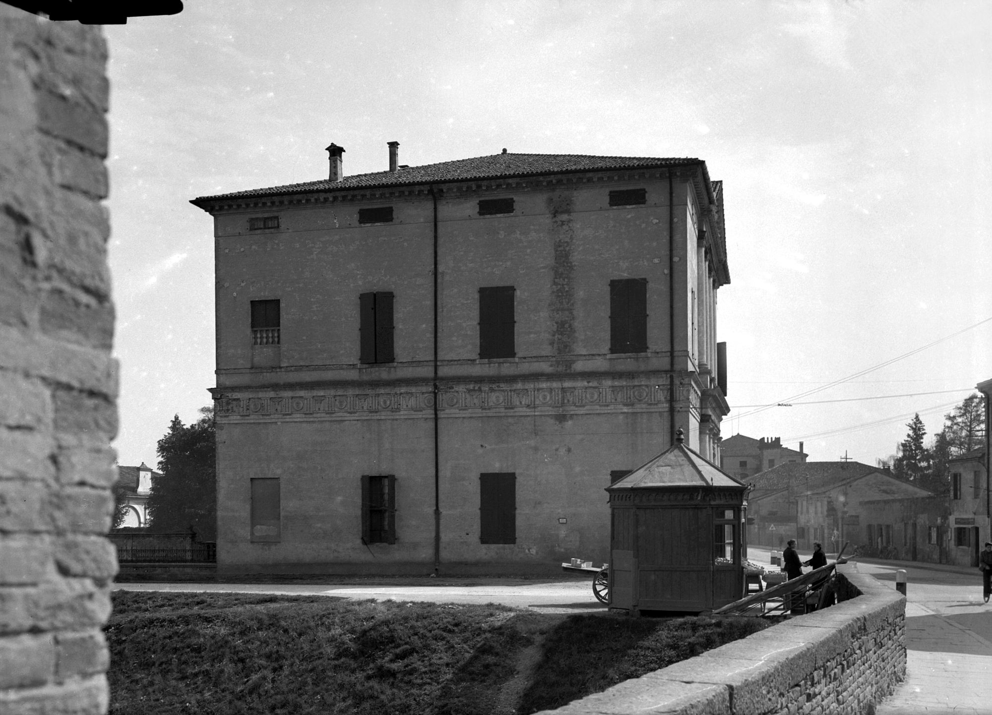 Villa Pisani. Fianco sinisstro della villa (negativo) di Gabinetto fotografico (XX)