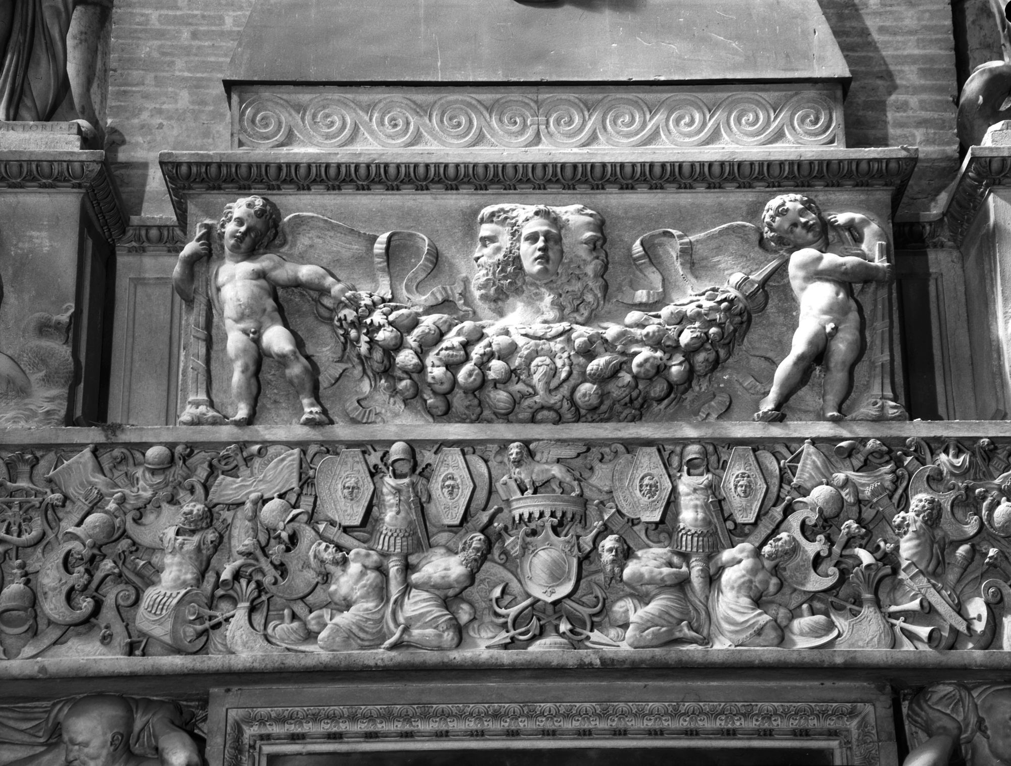 Chiesa del Santo. Monumento Contarini. Particolare (negativo) di Gabinetto fotografico (XX)