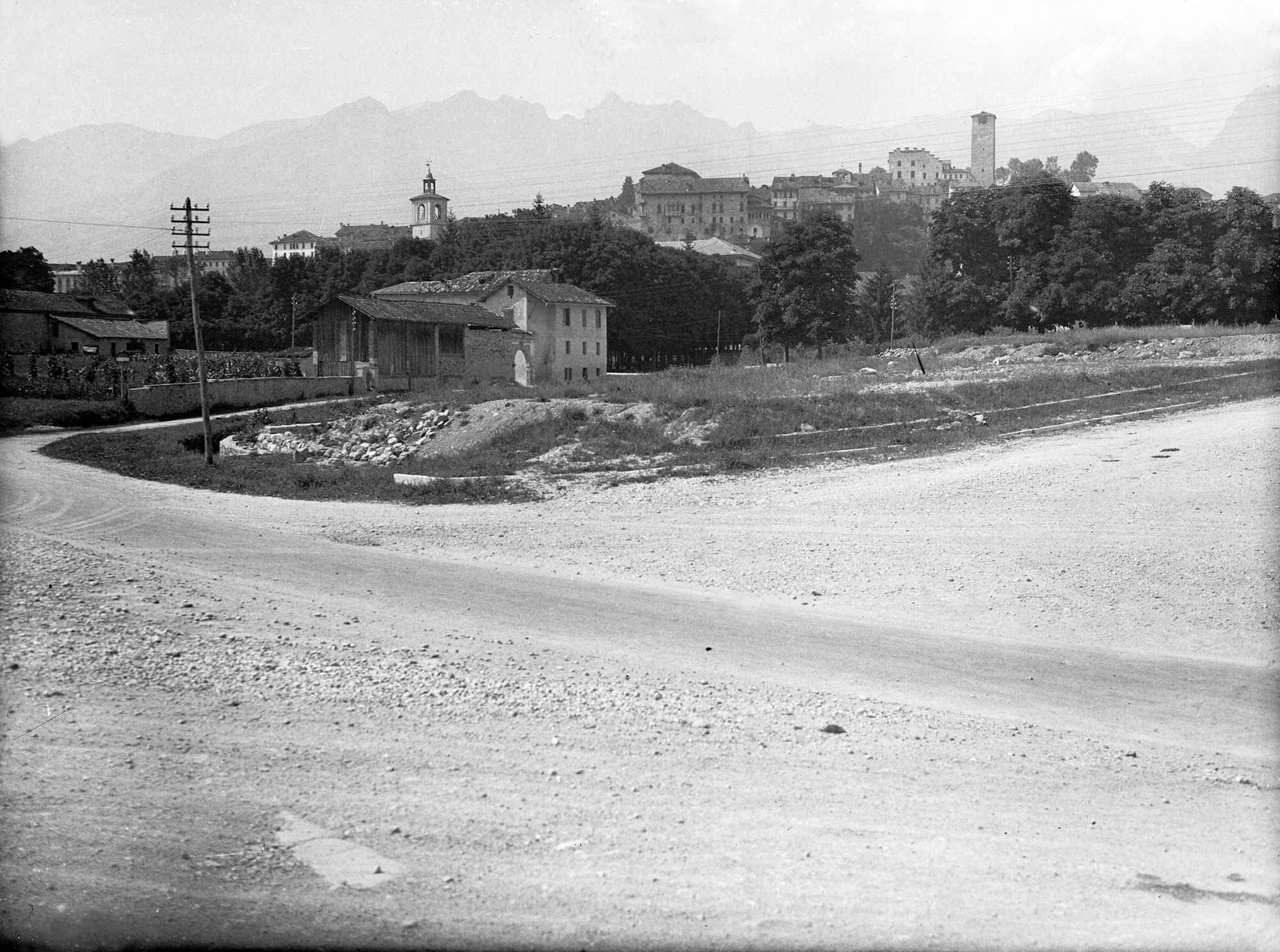 Feltre. Vedute di Feltre alto dalla stazione ferroviaria (negativo) di Gabinetto fotografico (XX)