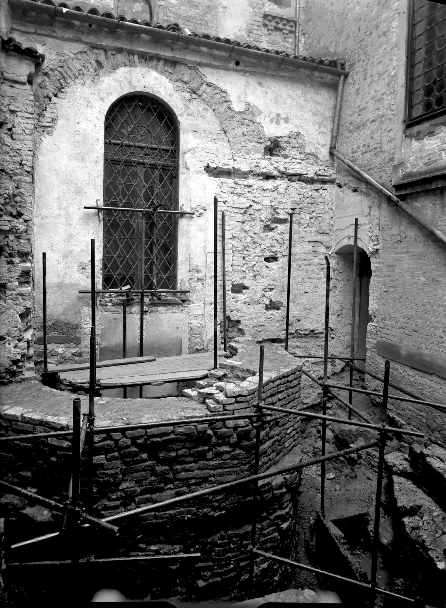 Chiesa di Santa Giustina. Cappella San Prosdocimo prima dei lavori (negativo) di Gabinetto fotografico (XX)