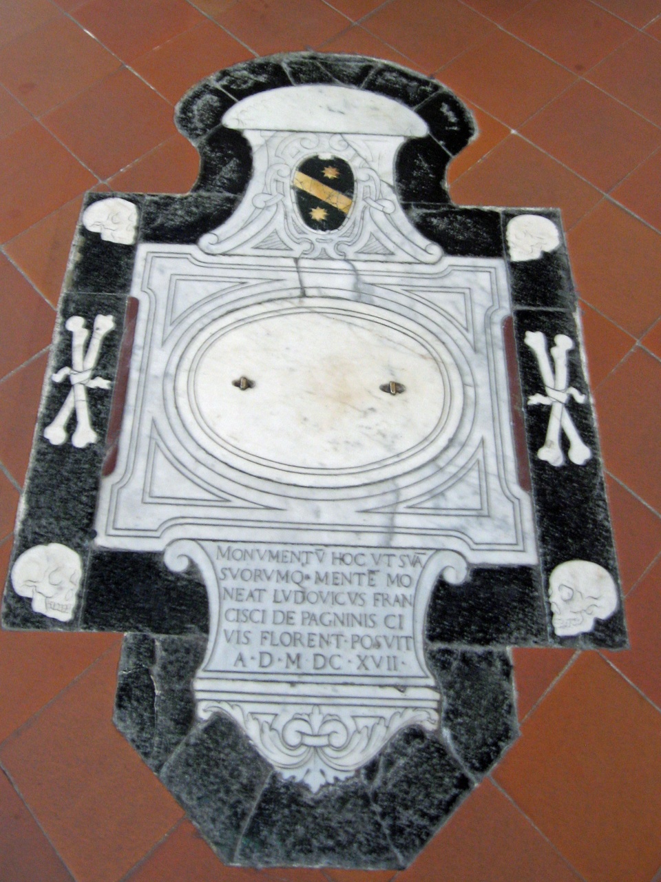stemma gentilizio della famiglia Pagnini (lastra tombale) - bottega toscana (sec. XVII)