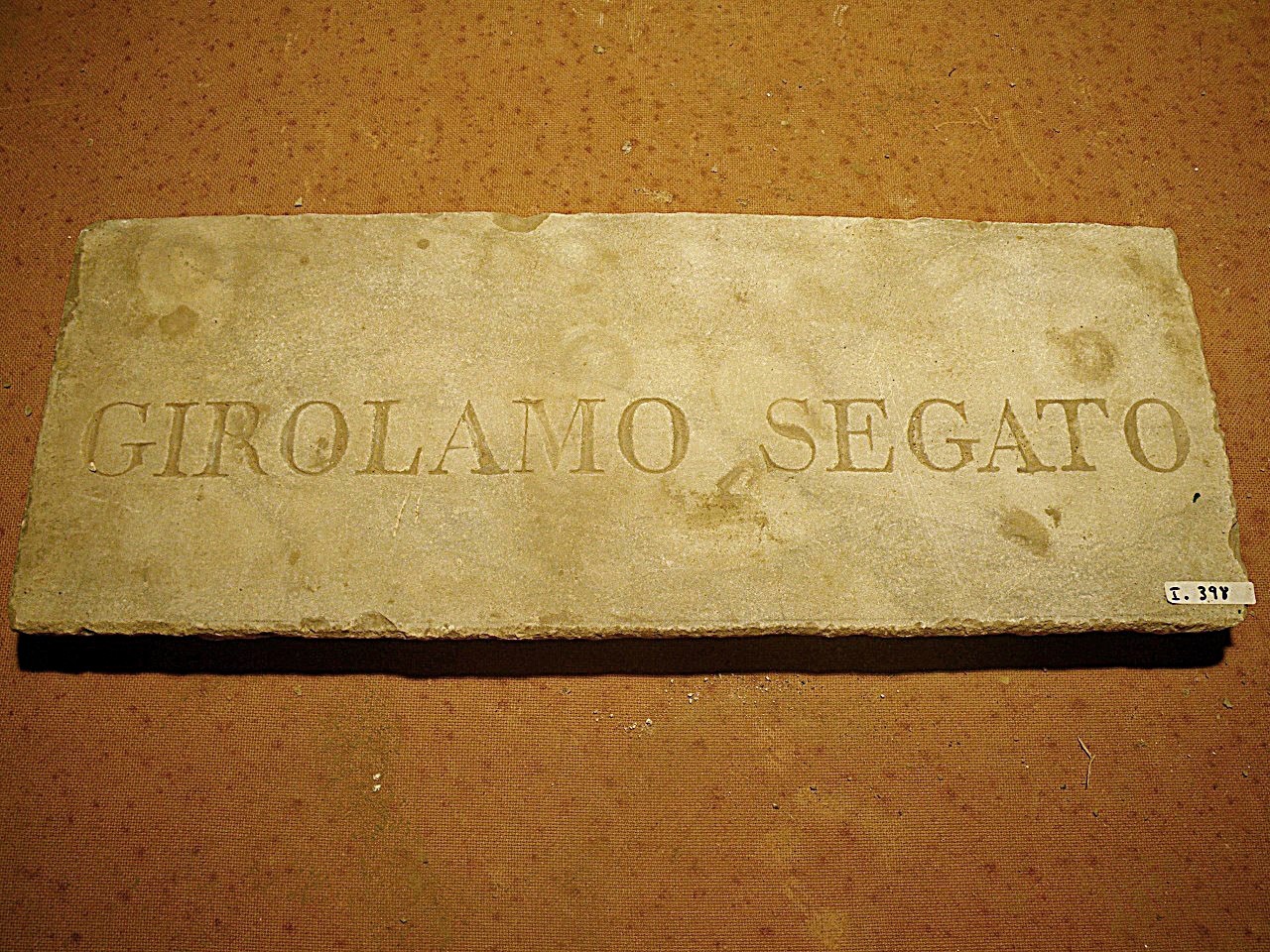 lapide tombale, frammento - bottega toscana (sec. XIX)