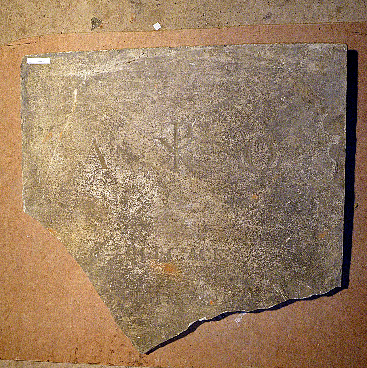 lapide tombale, frammento - bottega toscana (sec. XIX)