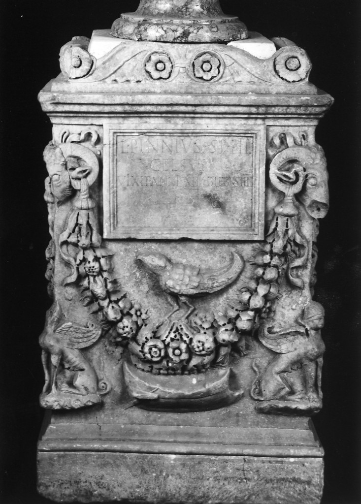 ara funeraria, L. Pinnius Celsus (sec. I d.C)