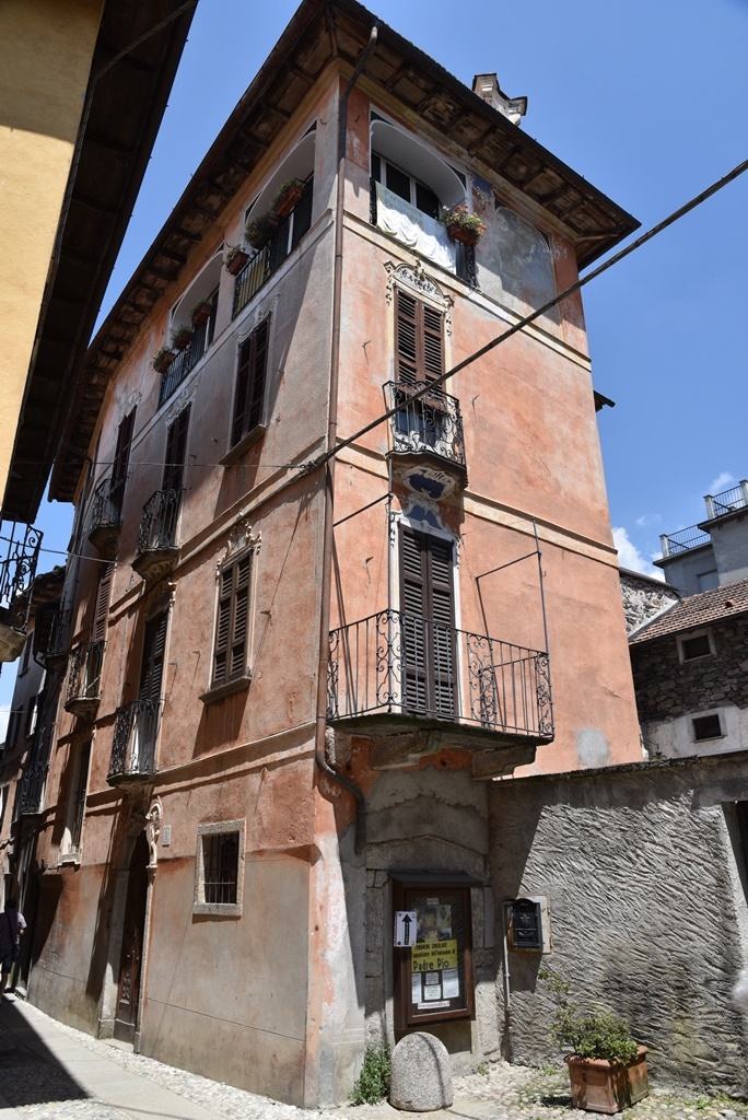 Casa Gallorini, già Gippini, Pangellini (casa, privata) - Orta San Giulio (NO) 