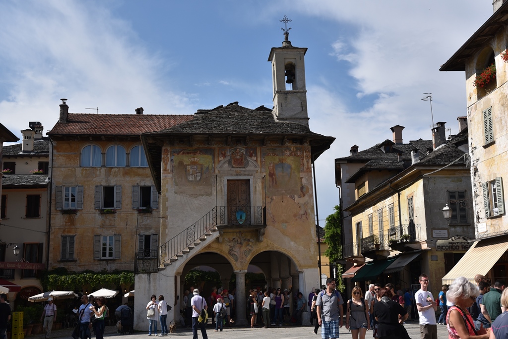 Palazzo dell'Università della Riviera (palazzo, del capitano del popolo) - Orta San Giulio (NO)  (XVI; XX, inizio; XX)