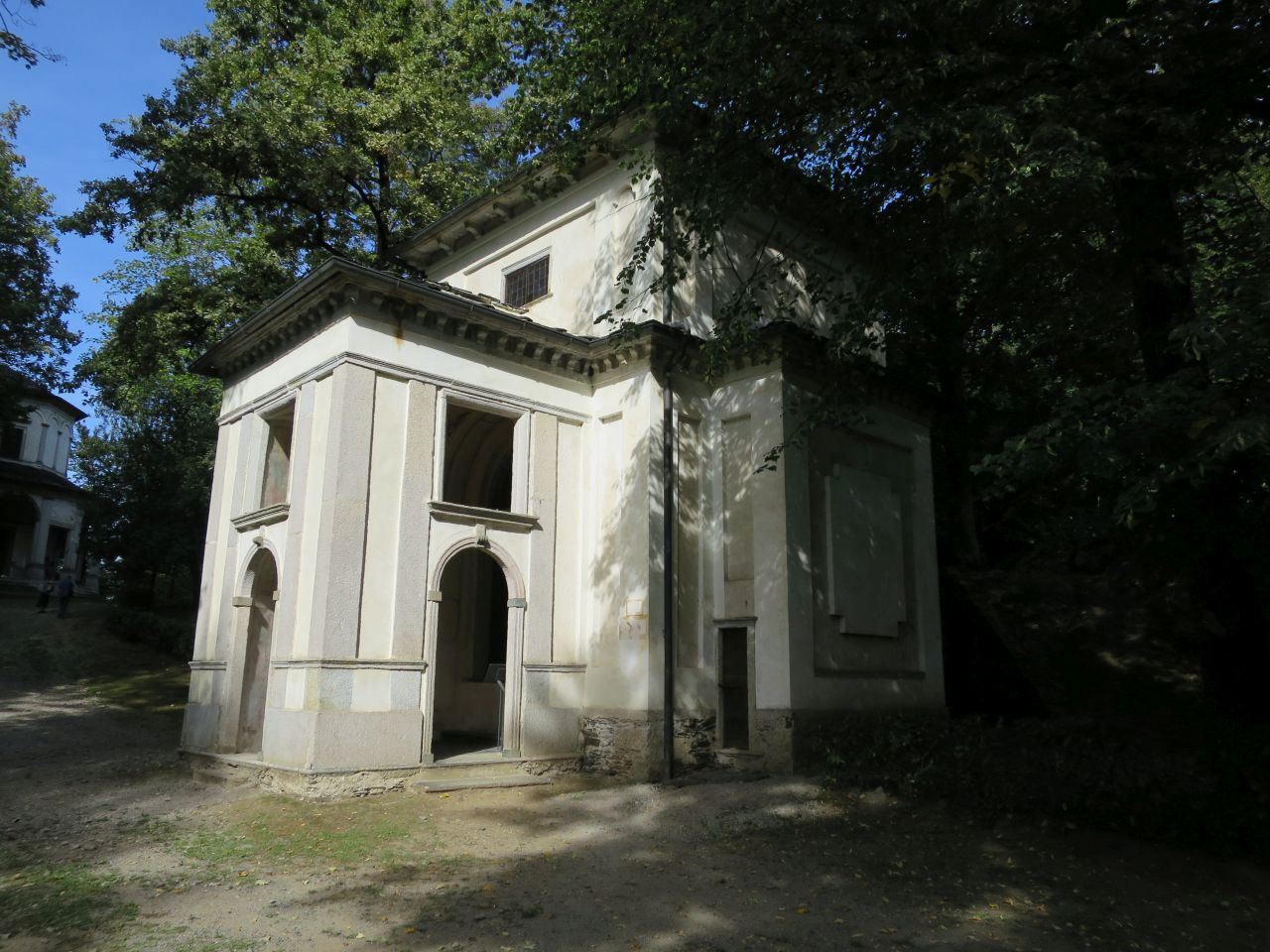 Cappella IX detta "della vestizione di S. Chiara" (cappella, devozionale) - Orta San Giulio (NO)  (XVII; XVII; XVII; XVII)