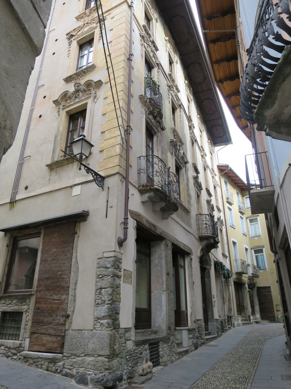Palazzo Pitti-Morgiazzi (palazzo, monofamiliare) - Varallo (VC)  (XVII; XIX; XX)