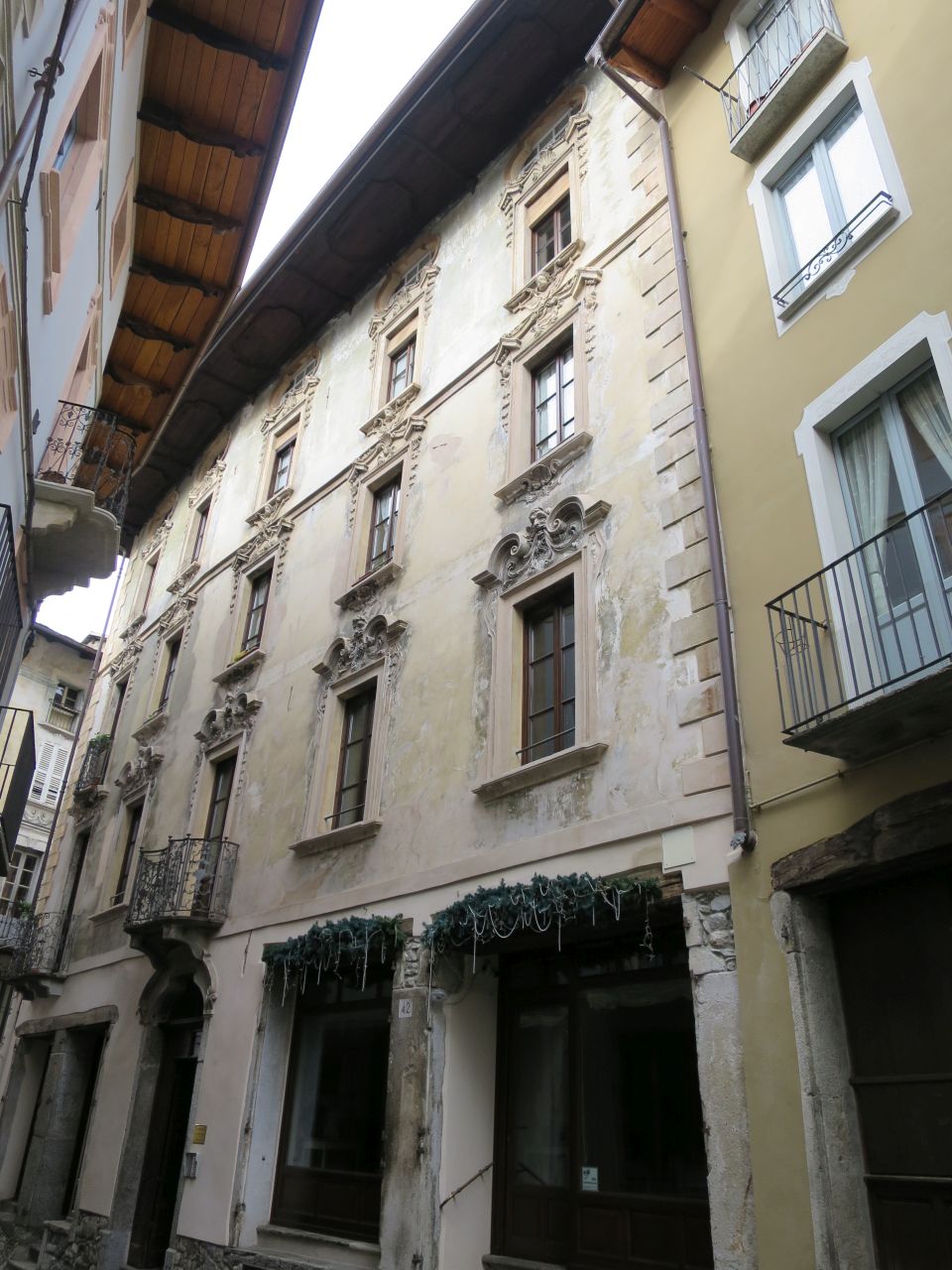 Palazzo Pitti-Morgiazzi (palazzo, monofamiliare) - Varallo (VC)  (XVII; XIX; XX)