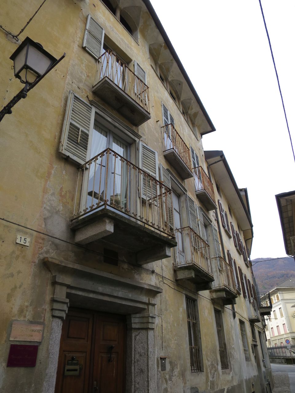 Palazzotto residenziale detto casa Valseur (palazzo, residenziale) - Varallo (VC)  (XVIII, inizio; XX)