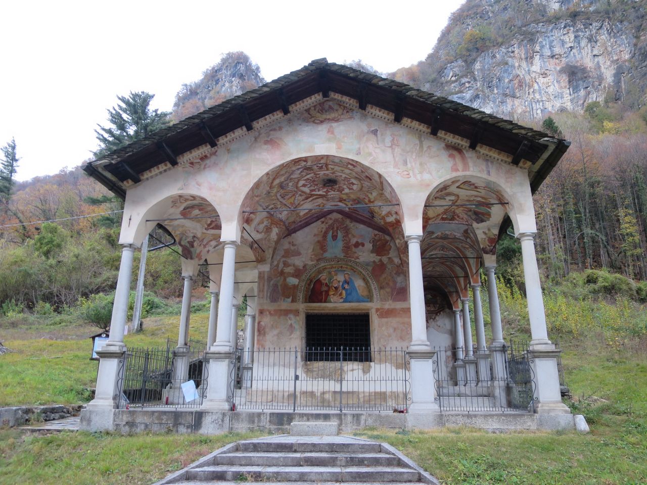 Cappella della Madonna di Loreto (cappella, votiva) - Varallo (VC)  (XV)