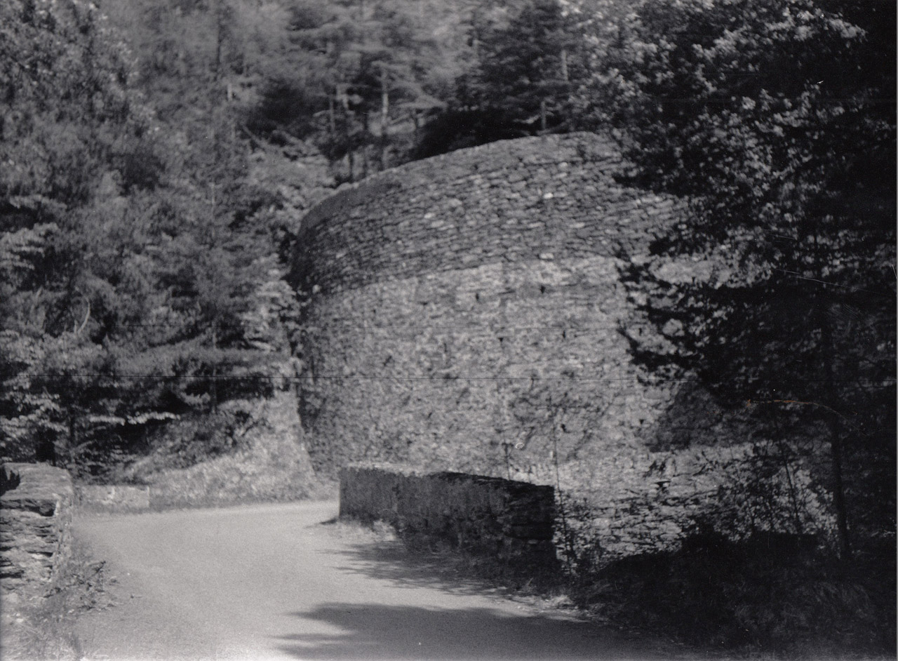 Muro di sostegno di tornante di strada rotabile (muro, di sostegno) - Meana di Susa (TO) 