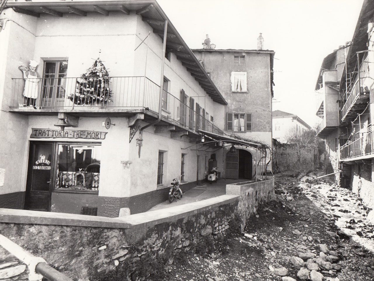 Casa di civile abitazione in via F. Vallero 6 (casa, privata) - Susa (TO)  (XV; XIX; XX)