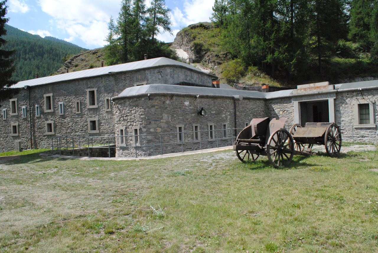 Caserma e Casermetta del Forte Bramafam (caserma, militare) - Bardonecchia (TO)  (XIX)
