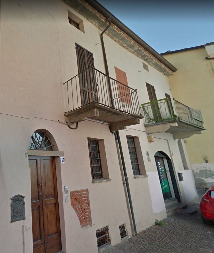 Via roma 15 cuneo hotsell
