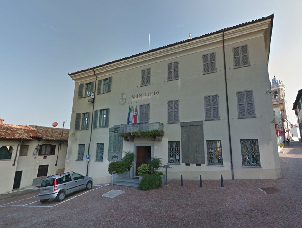 Municipio (palazzo, comunale) - La Morra (CN)  (XVIII, seconda metà)