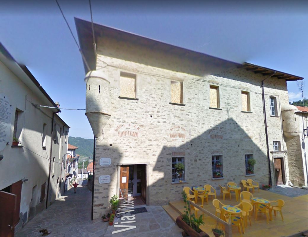 Palazzo Scarampi (palazzo) - Levice (CN)  (XVI, fine)