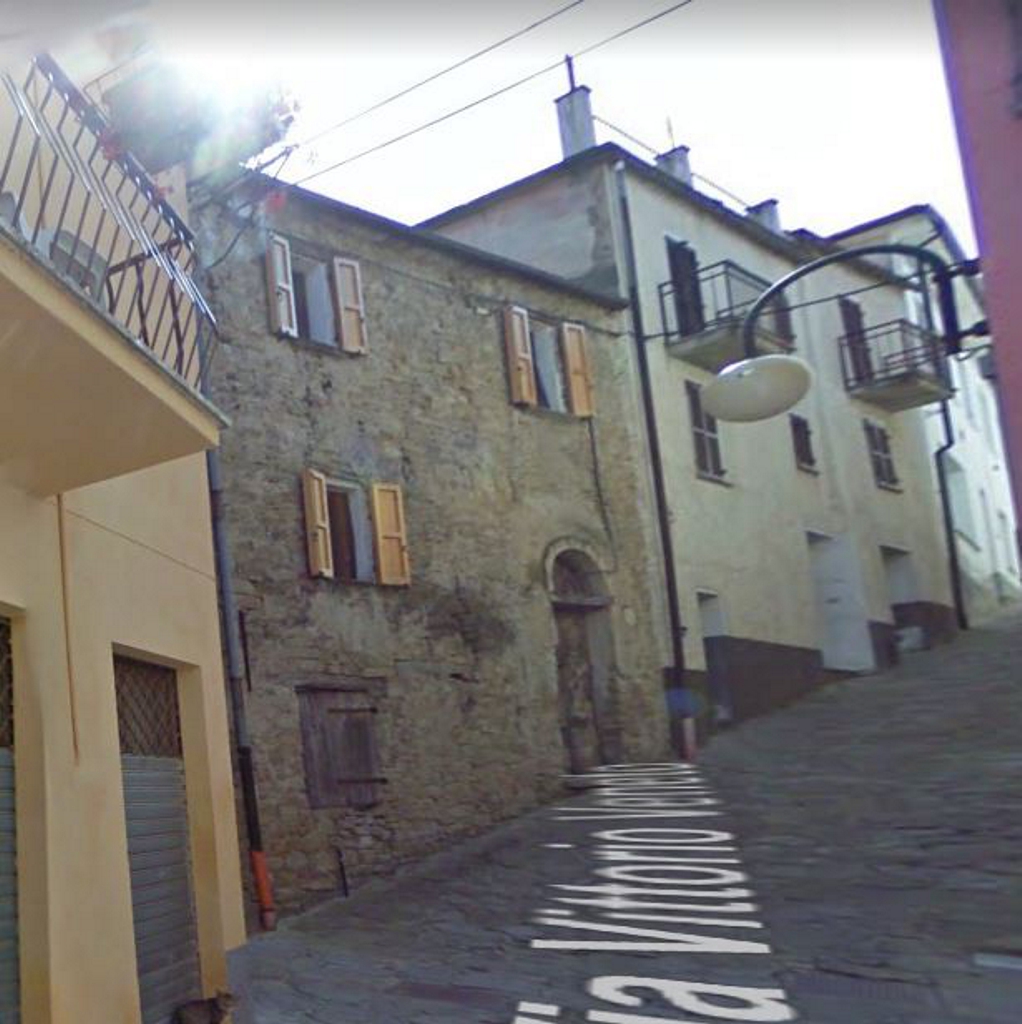 Casa di Via Vittorio Veneto 15 (casa) - Levice (CN)  (XVIII, metà)