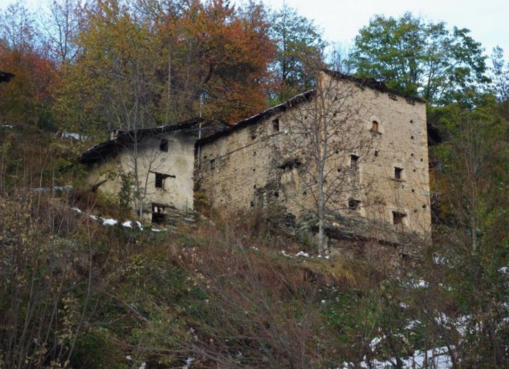 Casa con facciata a vela (casa) - Marmora (CN)  (XV)