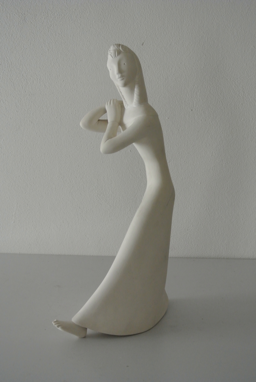 Donna che cammina, Figura di donna che cammina (scultura, opera isolata) di Giuntini, Ruffo (attribuito) (secondo quarto sec. XX)