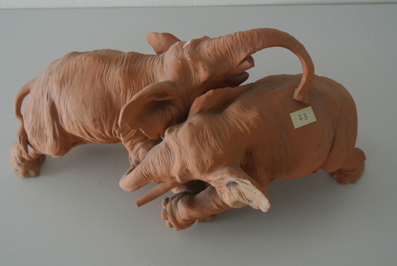 Due elefanti in lotta (Scultura, opera isolata) - ambito friulano (sec. XX)