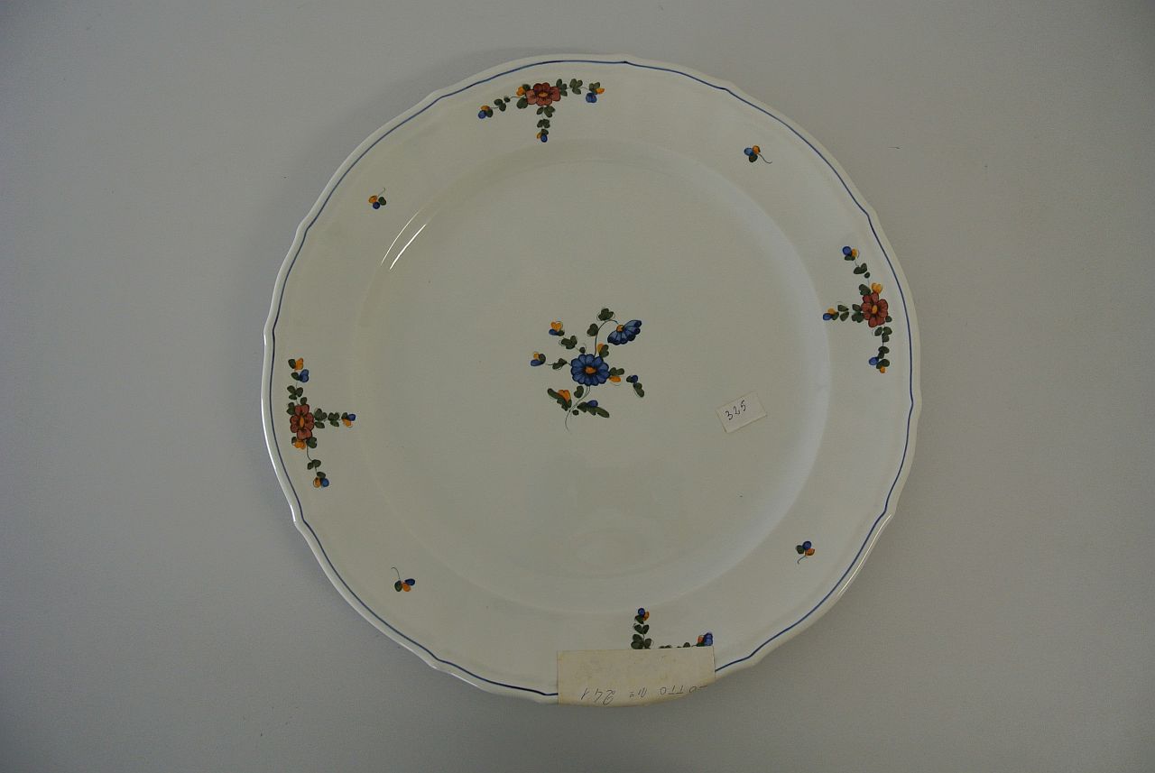 piatto circolare, opera isolata - ambito friulano (seconda metà sec. XX)