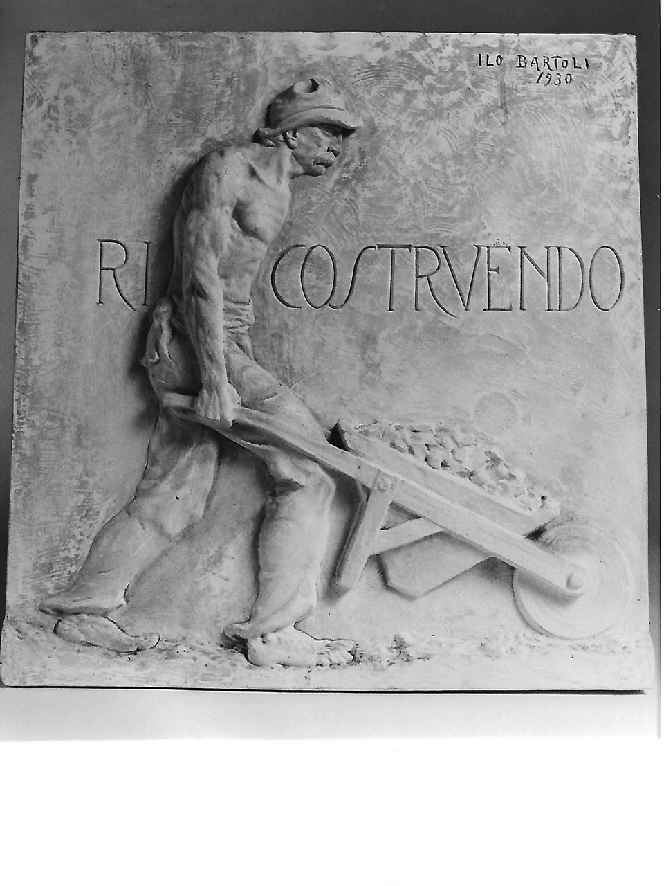 figura maschile con carriola (calco, opera isolata) - produzione coreglina (sec. XX)