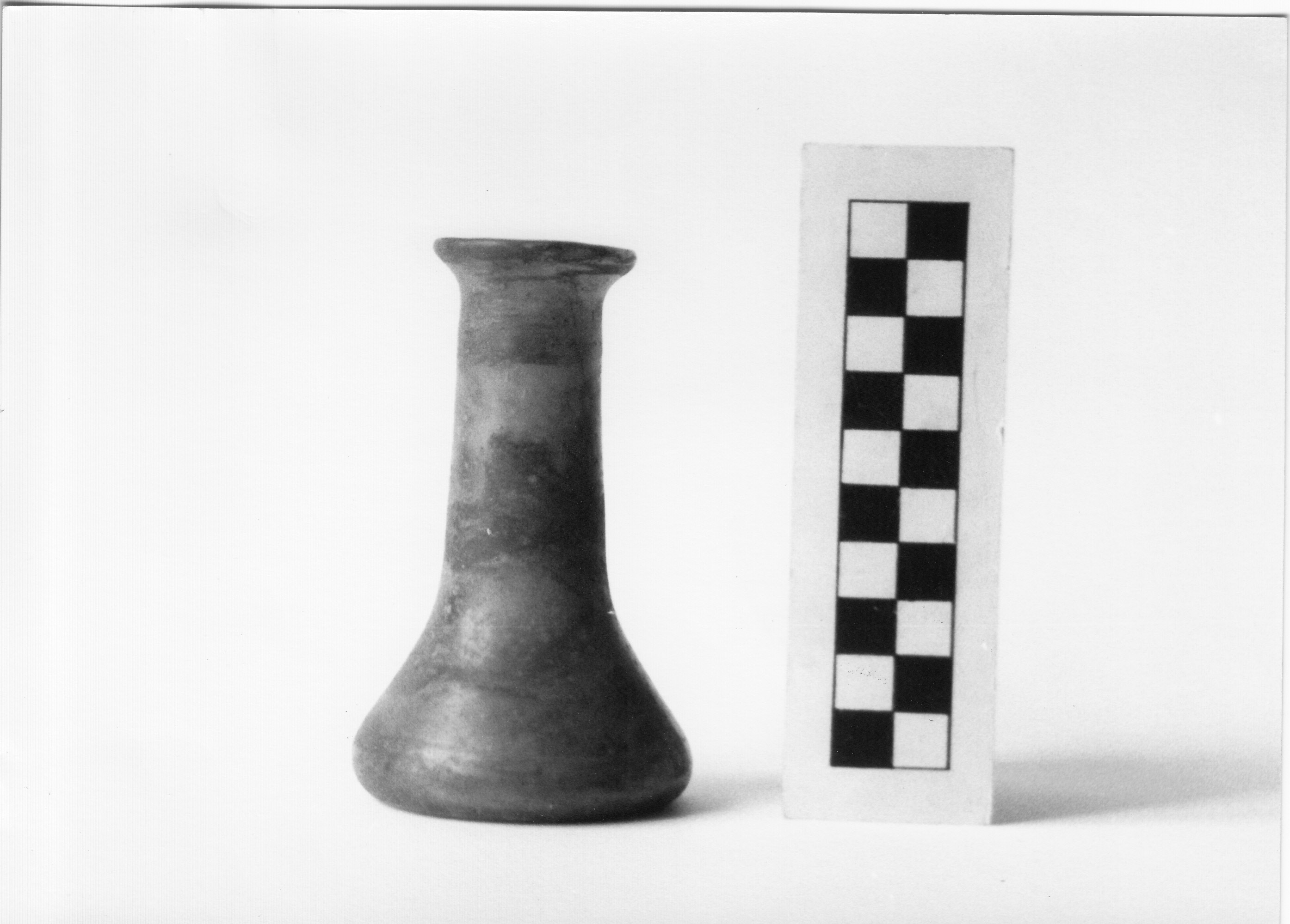 vaso/ piriforme - civiltà romana imperiale (fine II/III)