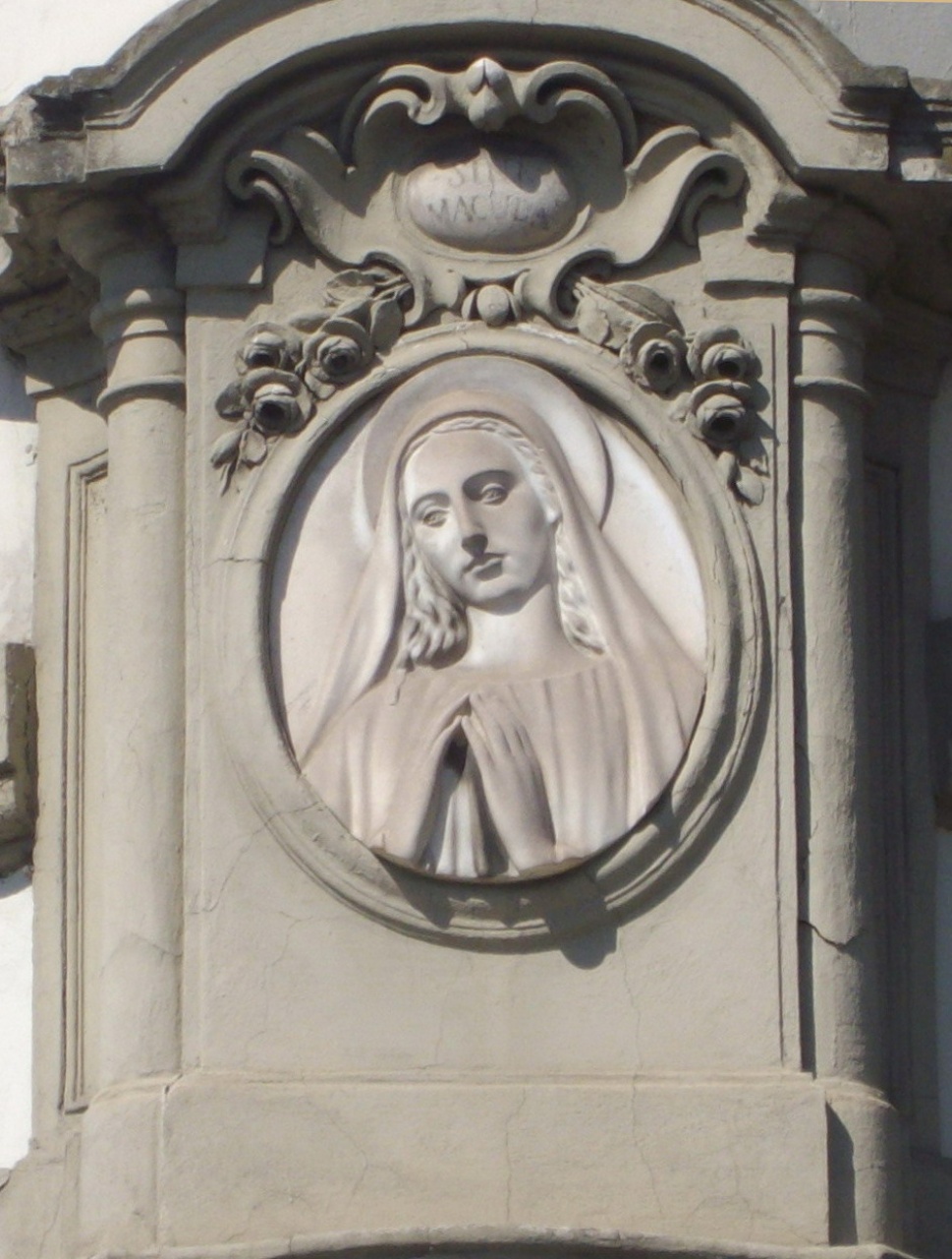 Madonna (rilievo) di Bernucci Paride (metà sec. XX)
