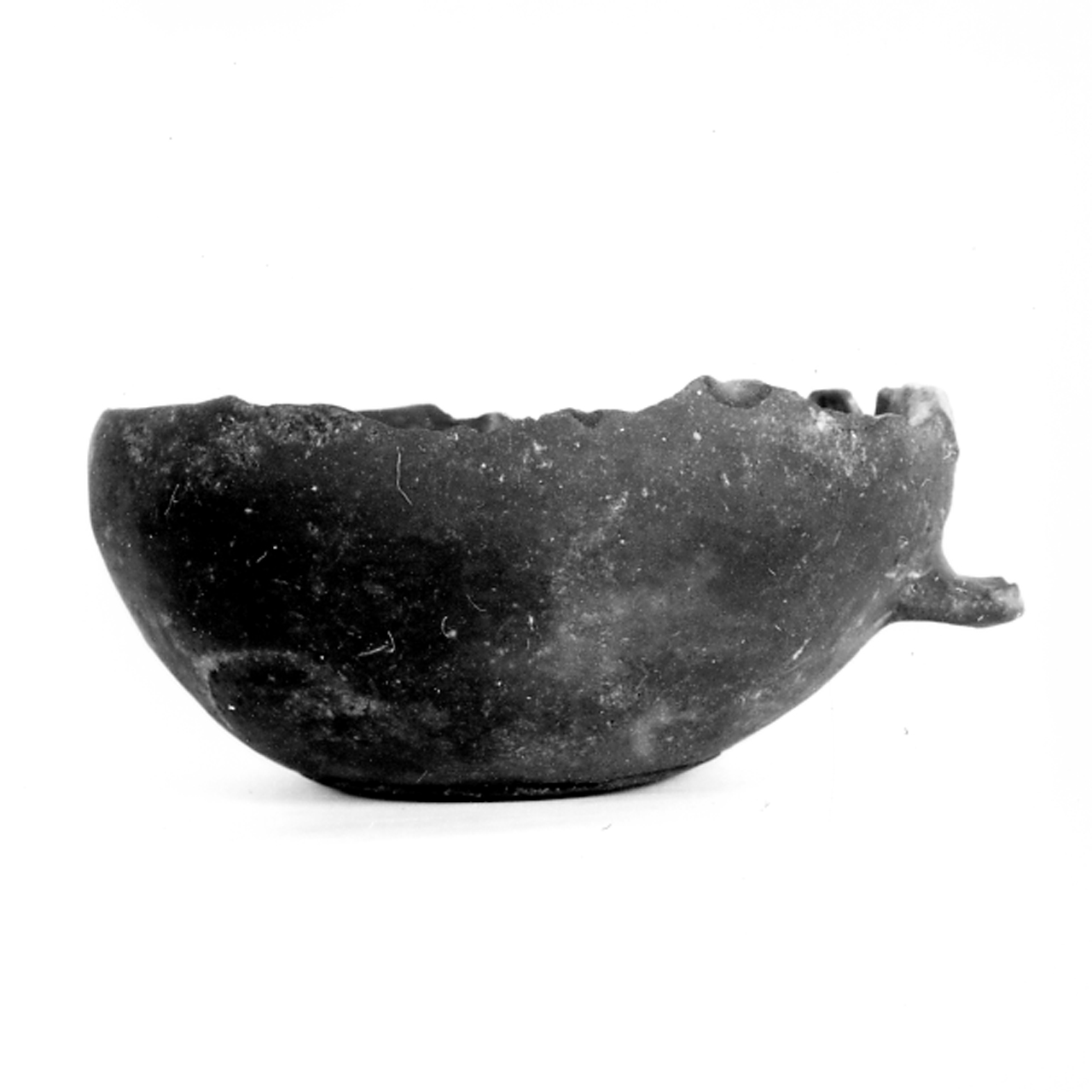 tazza emisferica monoansata - ambito berico-euganeo (secc. XIII/ XII a.C)