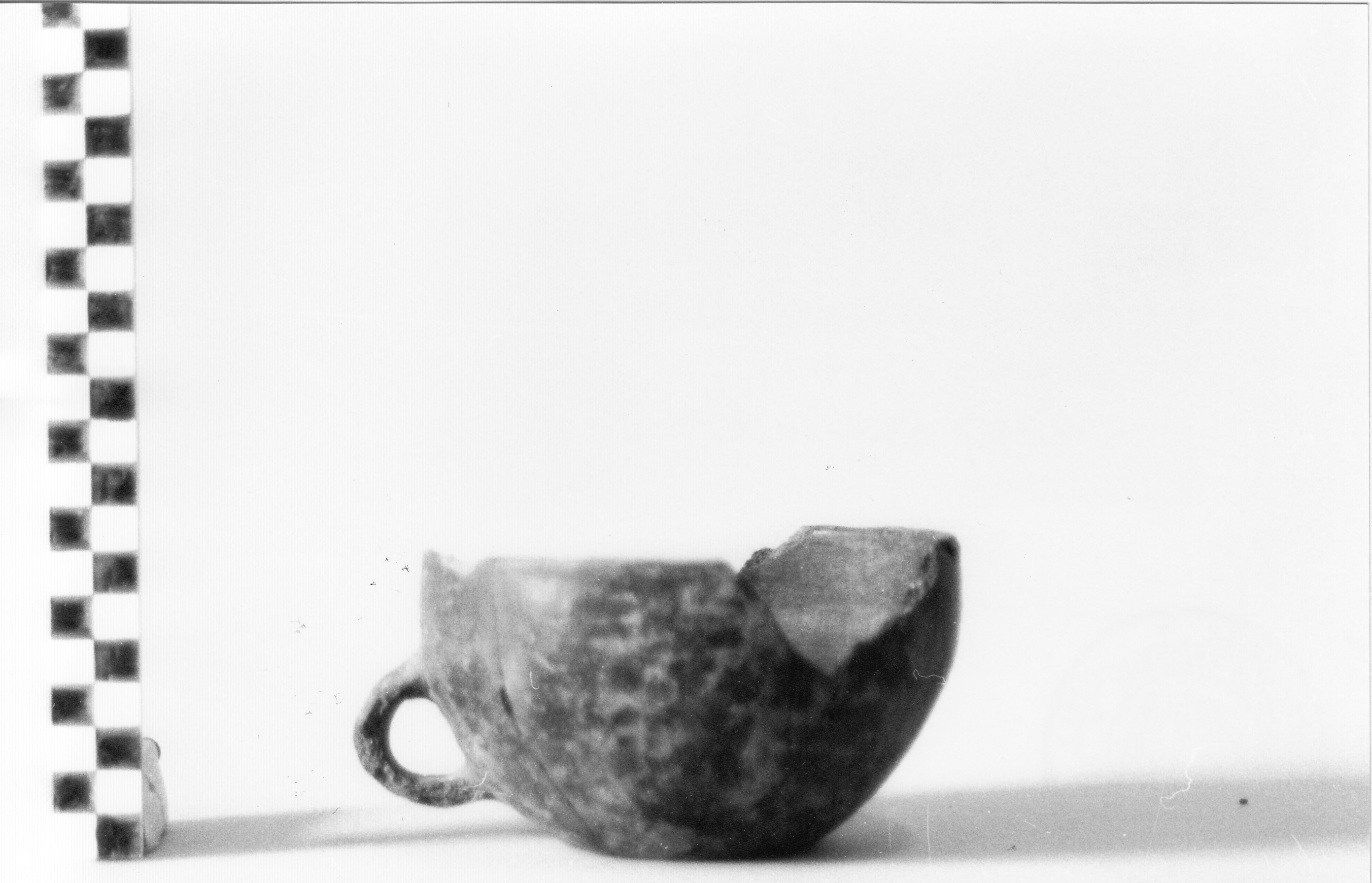 tazza, carenata - civiltà nuragica, Bronzo finale (XII/IX a.C)