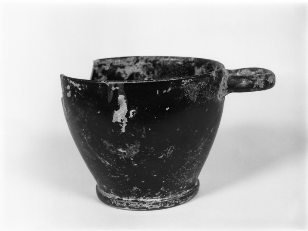 skyphos - produzione apula (metà/ inizio secc. V a.C.- IV a.C)