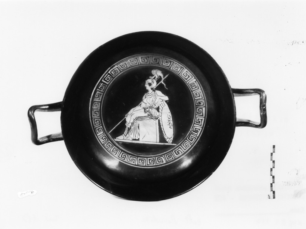 kylix - medio apulo (prima metà sec. IV a.C)
