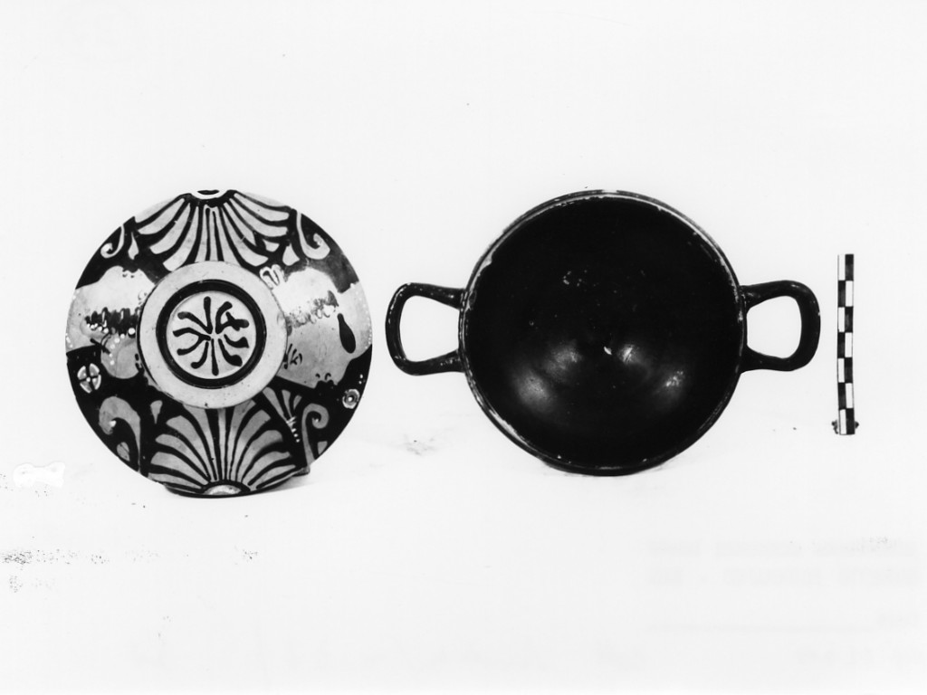 lekane - tardo apulo (seconda metà sec. IV a.C)