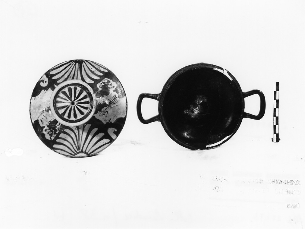 lekane - tardo apulo (seconda metà sec. IV a.C)