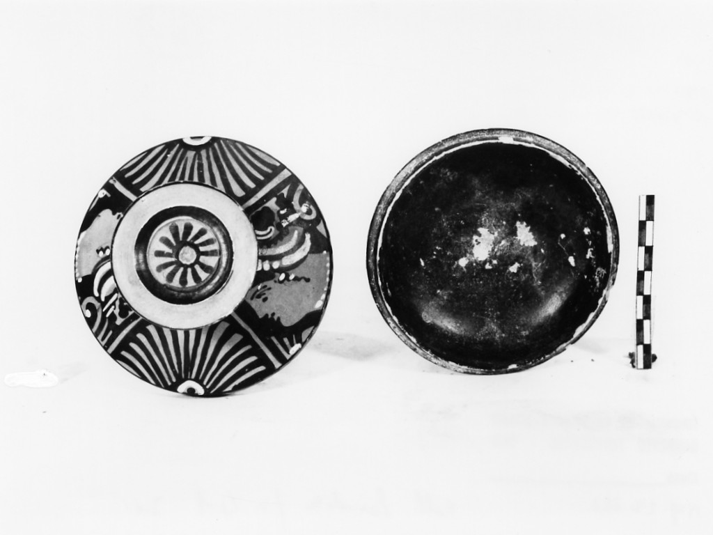 lekane - tardo apulo (seconda metà sec. IV a.C)