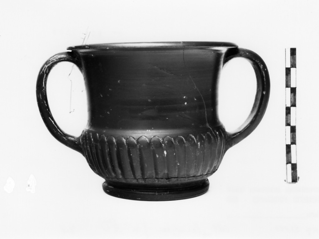 kantharos - produzione apula (sec. IV a.C)