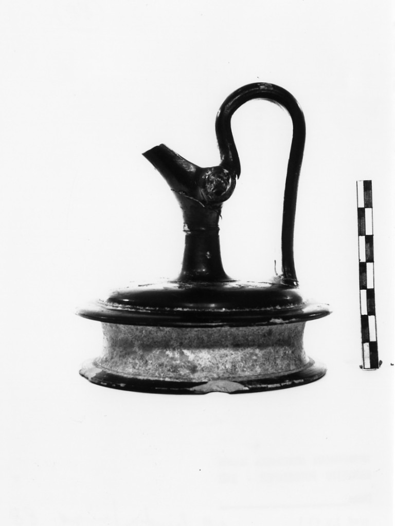 epichysis - produzione apula (seconda metà sec. IV a.C)