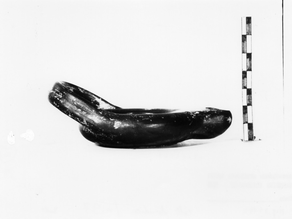 lucerna - produzione apula (sec. IV a.C)