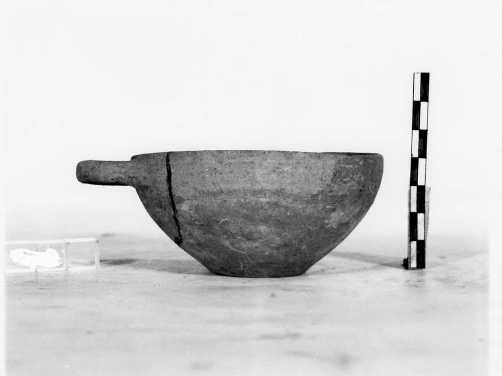 coppetta - produzione apula (sec. IV a.C)