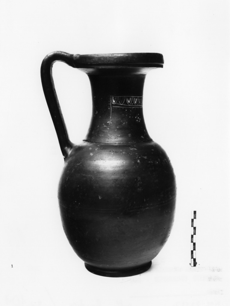 olpe - produzione apula (seconda metà sec. IV a.C)