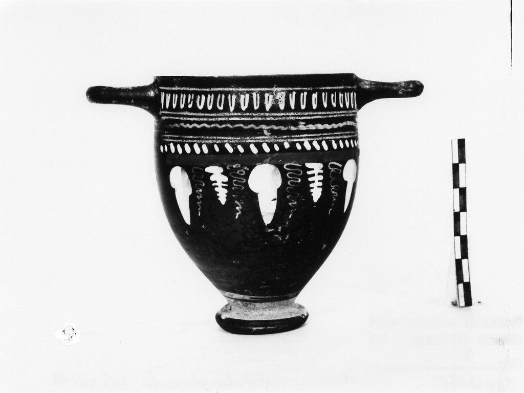 skyphos - produzione apula (seconda metà sec. IV a.C)