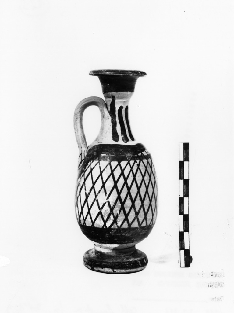 lekythos - produzione apula (seconda metà sec. IV a.C)