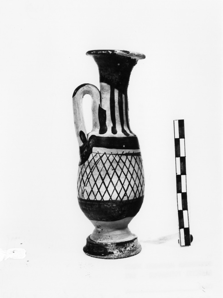 lekythos - produzione apula (seconda metà sec. IV a.C)