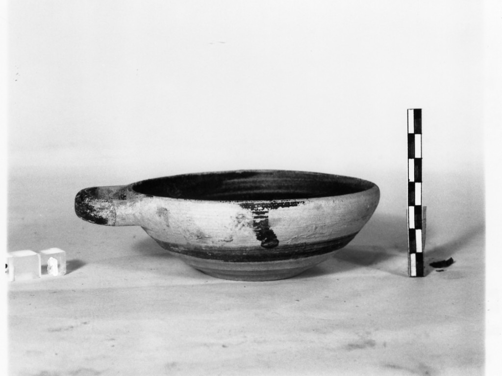 coppa - produzione apula (sec. IV a.C)