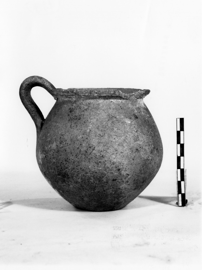 brocca - produzione apula (sec. IV a.C)